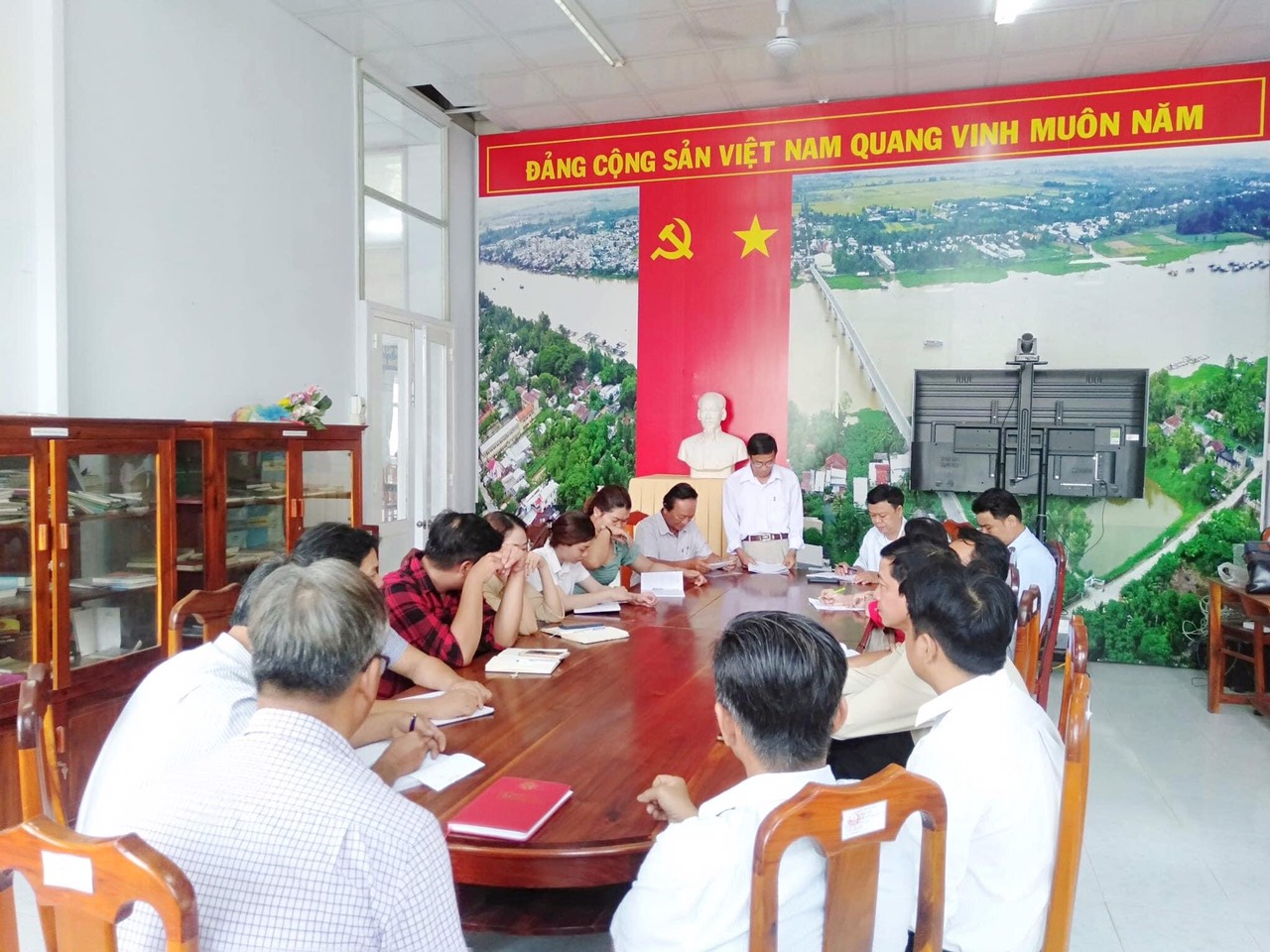 Khuyến học