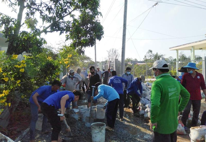Trên 150 triệu đồng đổ đá tuyến đường Nông thôn