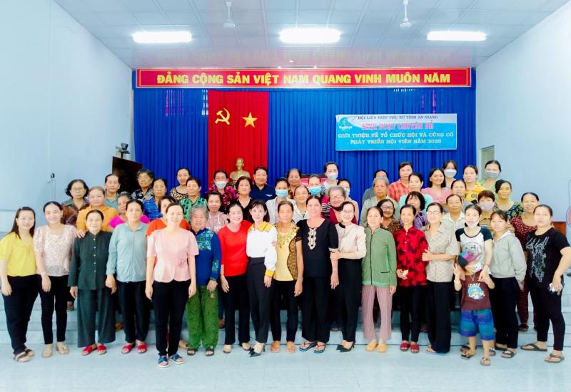 HỘI LHPN TỔ CHỨC SINH HOẠT CHUYÊN ĐỀ 