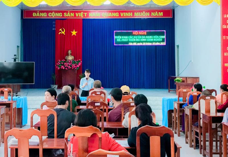 Huyện tập huấn rà soát Hộ nghèo