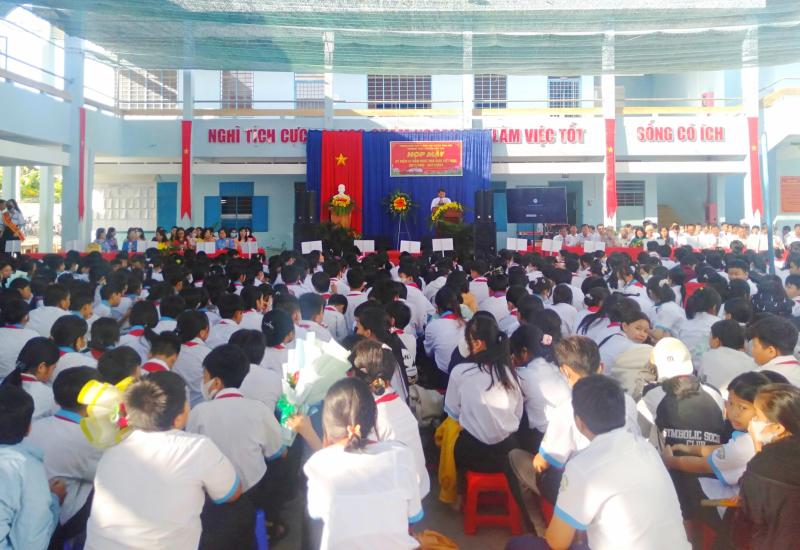 Uỷ viên Thường vụ tham dự ngày Nhà giáo Việt Nam