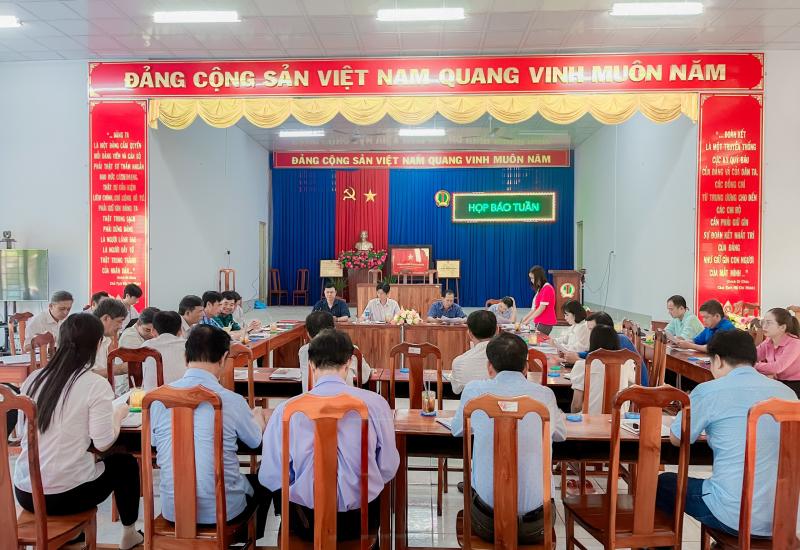 Họp báo sáu Tết Nguyên Đán Giáp Thìn 