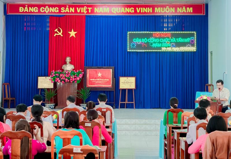 Hội nghị cán bộ công chức 