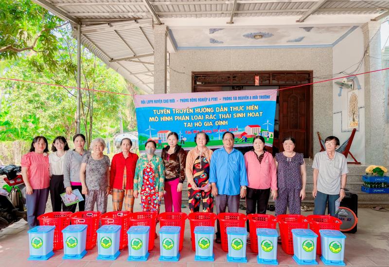 Tuyên truyền phân loại rác thải sinh hoạt tại hộ gia đình 