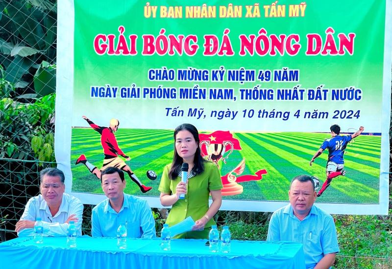 Khai mạc giải bóng đá nông dân xã Tấn Mỹ 