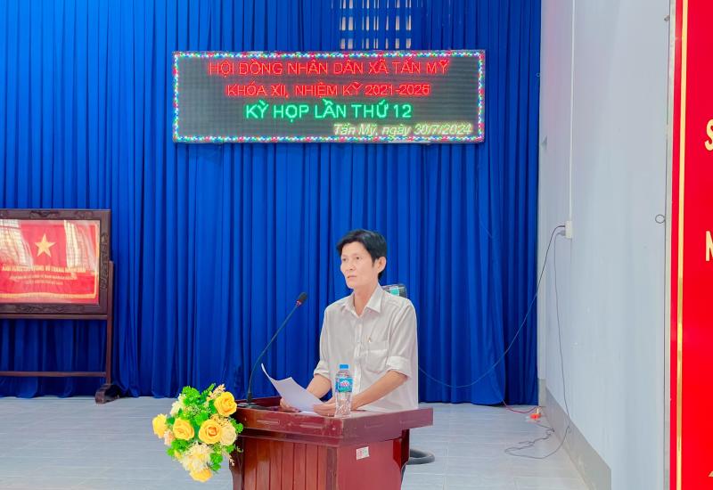 Phó chủ tịch trả lời chất vấn trước đại biểu 