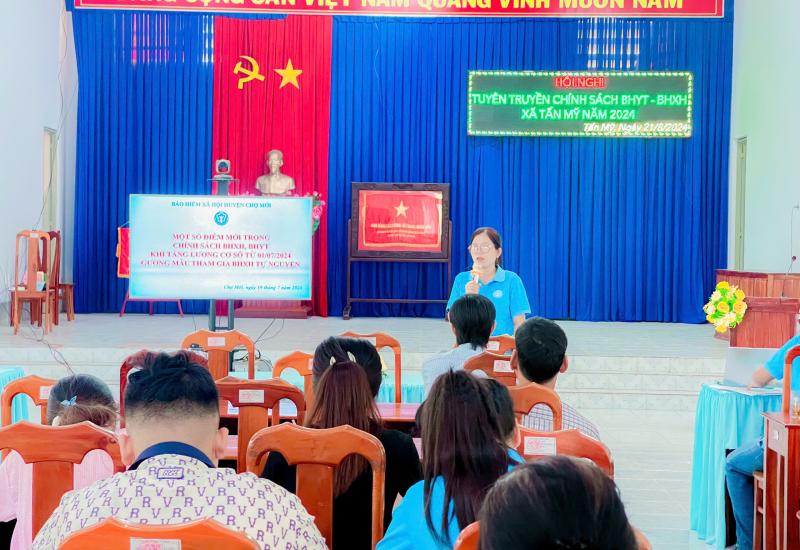 Tấn Mỹ đa dạng hoá các hình thức tuyên truyền BHYT, BHXH