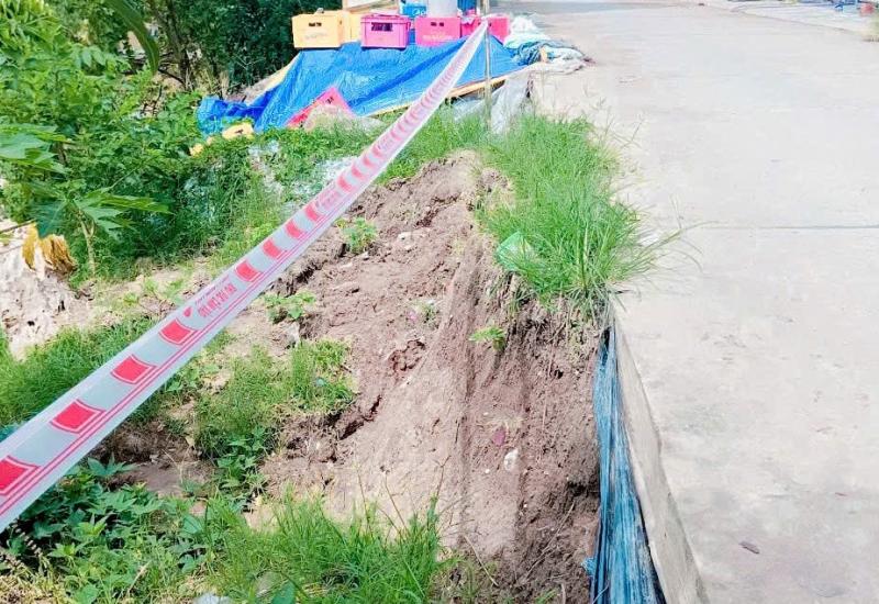 Tấn Mỹ xuất hiện 2 điểm sạc lở 