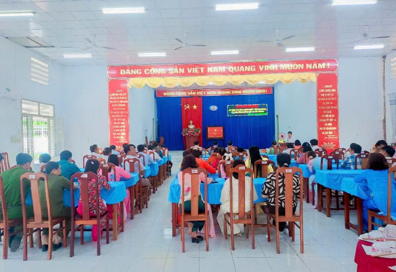 Họp mặt ngày Quốc tế Phụ nữ 08/03 